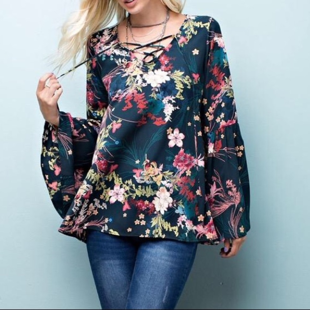 NWOT Green floral lace-up top with bell sleeves